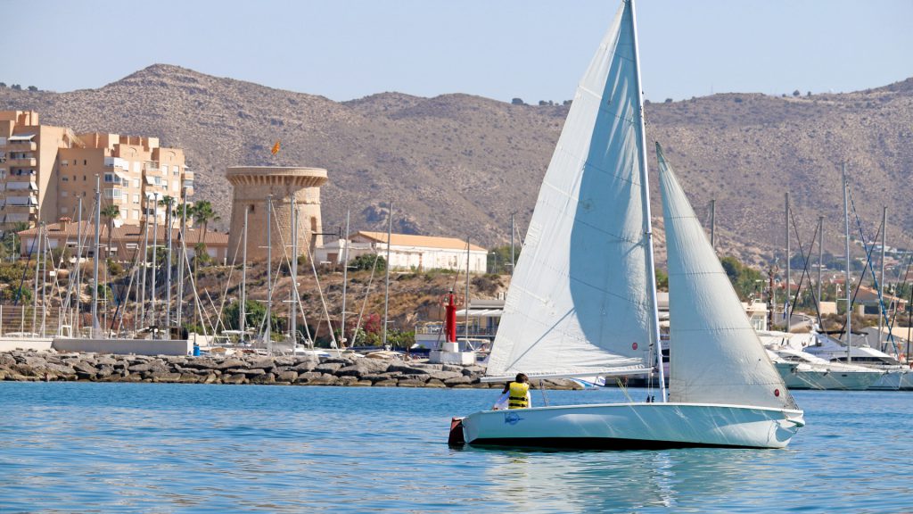 Cursos de Vela- Club Náutico Campello