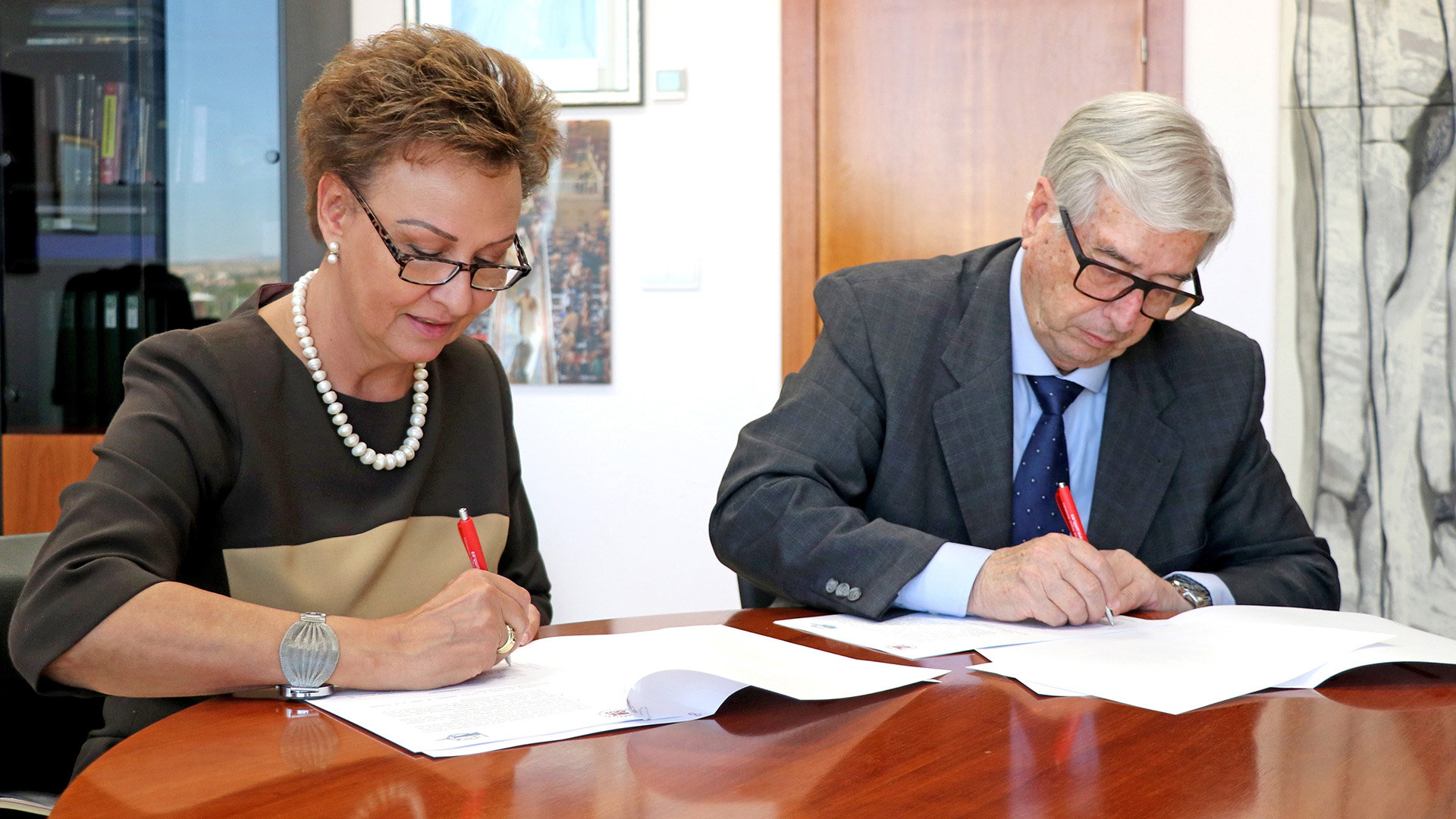 Firma acuerdo UMH - CNC